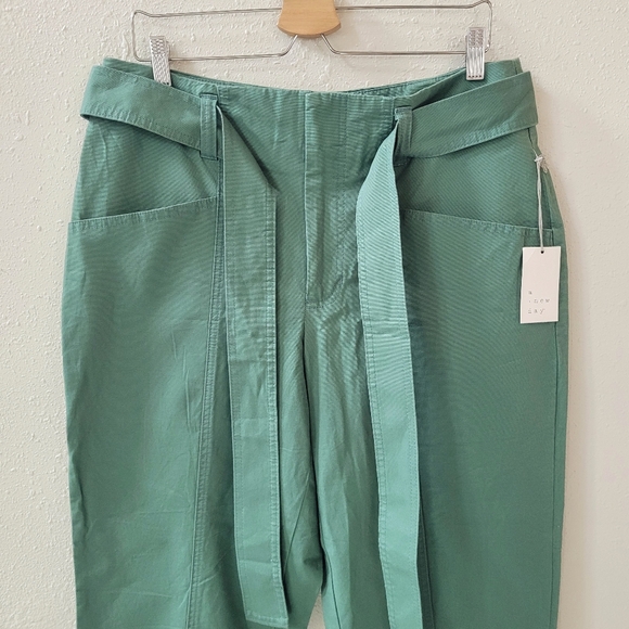 A NEW DAY Stretch High Rise Taper Ankle Tie Front Pant In Olive Size 14 - Picture 2 of 13